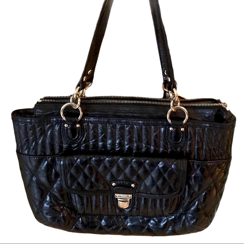 Coach Poppy Black QuiltedSatchel.🎀